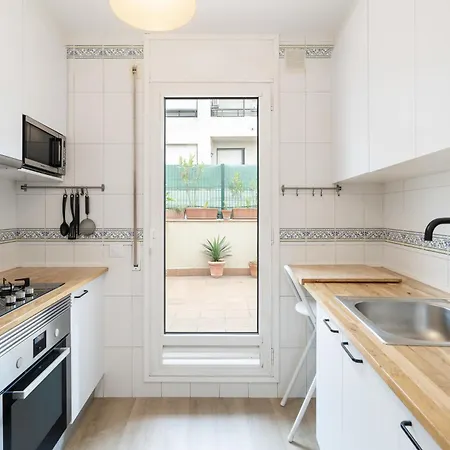 Con Dos Grandes Terrazas En