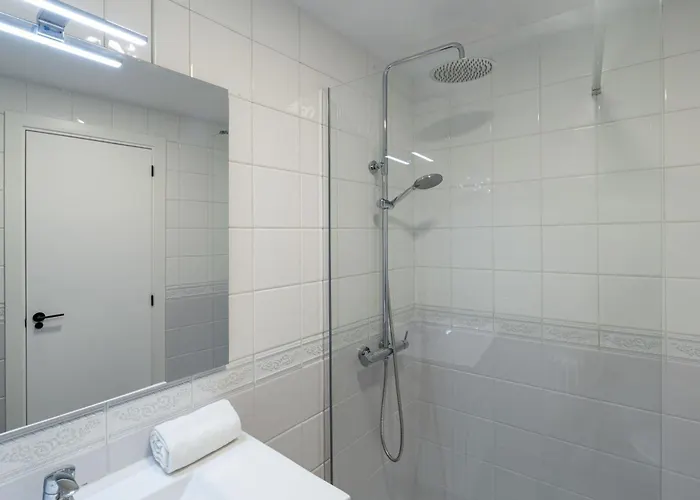 Con Dos Grandes Terrazas En 아파트