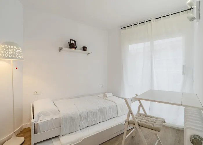 Con Dos Grandes Terrazas En Apartman Girona